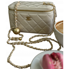 Брендовая женская сумка Chanel Classic Vanity Case Pearl Crush Milk/Gold - 012233 Брендовая женская сумка Chanel Classic Vanity Case Pearl Crush Milk/Gold - 012233