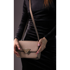 Prada Saffiano Beige | Cтильная и компактная брендовая женская сумка Crossbody из экокожи (0509)