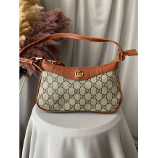 Брендовая женская сумка Gucci GG Emblem Brown | Cтильная и компактная shoulder bag из экокожи и текстиля (15027)