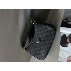 Guess Noelle Black | Cтильная и компактная брендовая женская сумка-багет на плечо из экокожи 20491-1