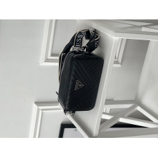 Guess 4G Camera Bag Black | Cтильная и компактная брендовая женская сумка crossbody из стеганой экокожи 20512-1