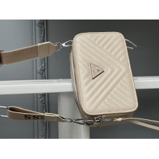 Guess 4G Camera Bag Beige | Cтильная и компактная брендовая женская сумка crossbody из стеганой экокожи 20512-3
