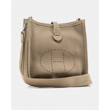 Брендовая женская сумка Hermes Evelyne TPM Taupe - K212 - A0377 Брендовая женская сумка Hermes Evelyne TPM Taupe - K212 - A0377