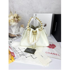 Брендовая женская сумка Chanel Bucket Bag White с металлической цепочкой | Стильный ретро-мешок от Шанель, Premium качество (P10134) C164